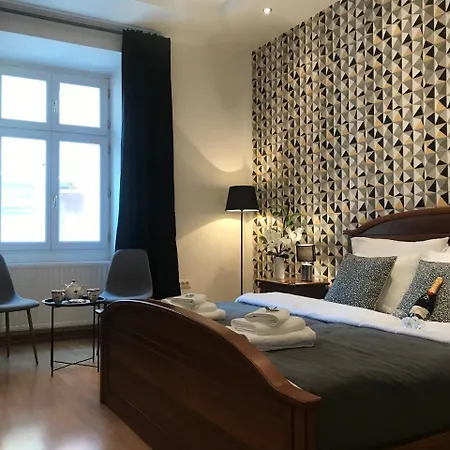 Leon Downtown Apartment *